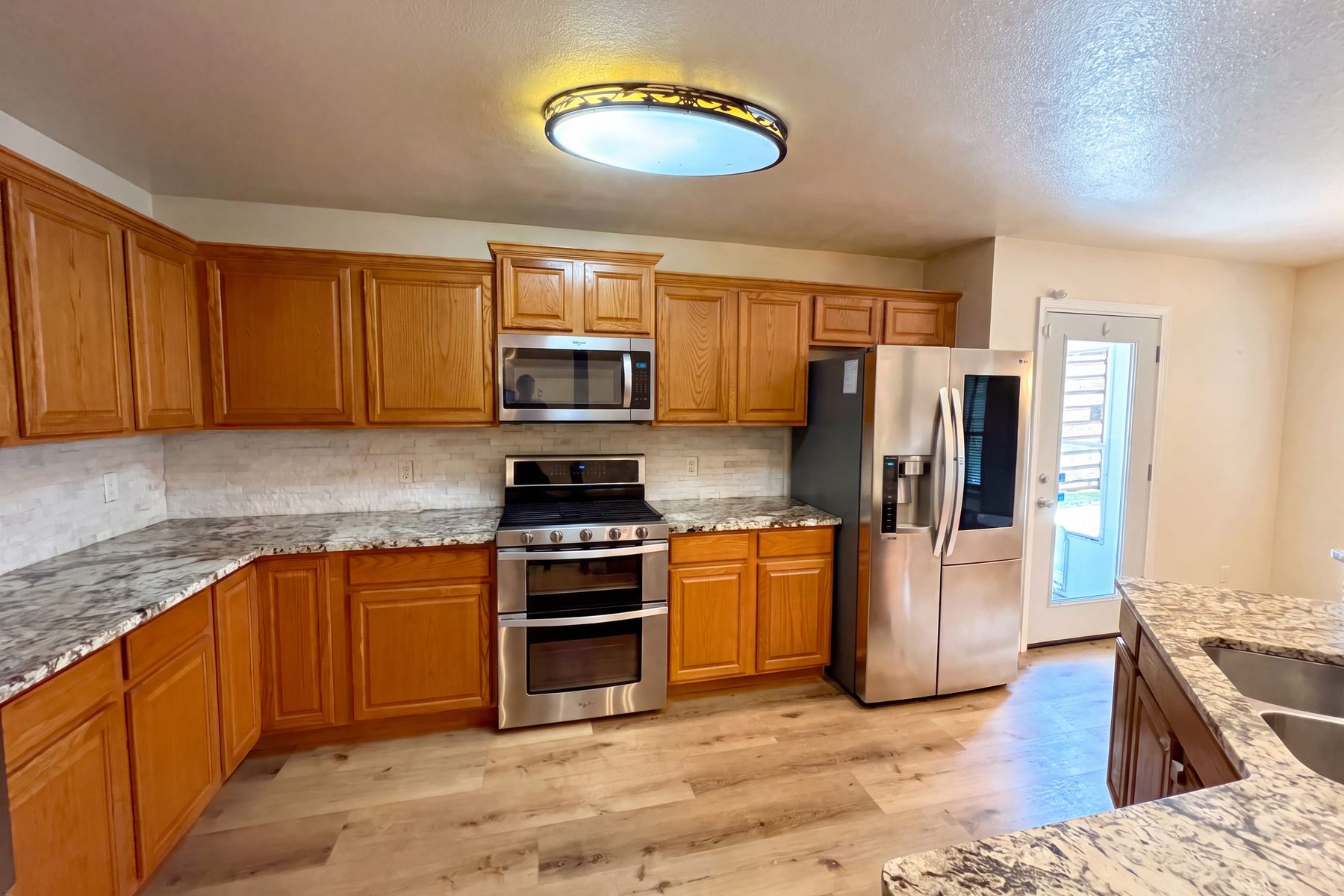 Photo 2 of 27 of 106 Forestview Rd, Hickory Creek, TX
