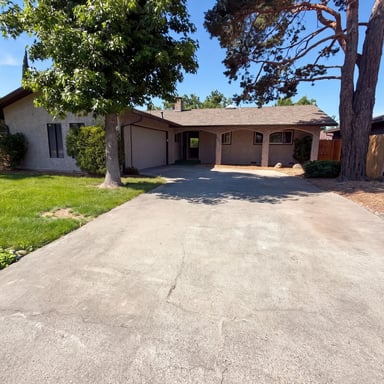 Property photo 1 of 831 Shepard Ln