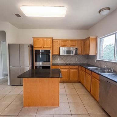 Property photo 2 of 118 W Running Wolf Trl
