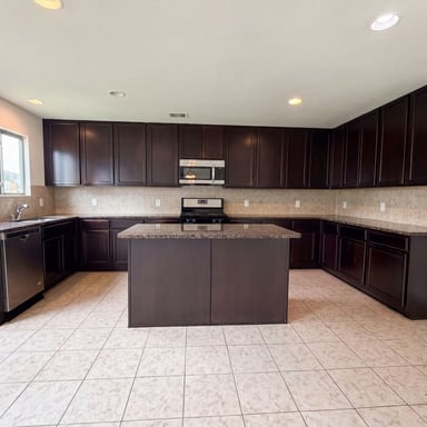 Property photo 2 of 847 Canyon Hill Ln