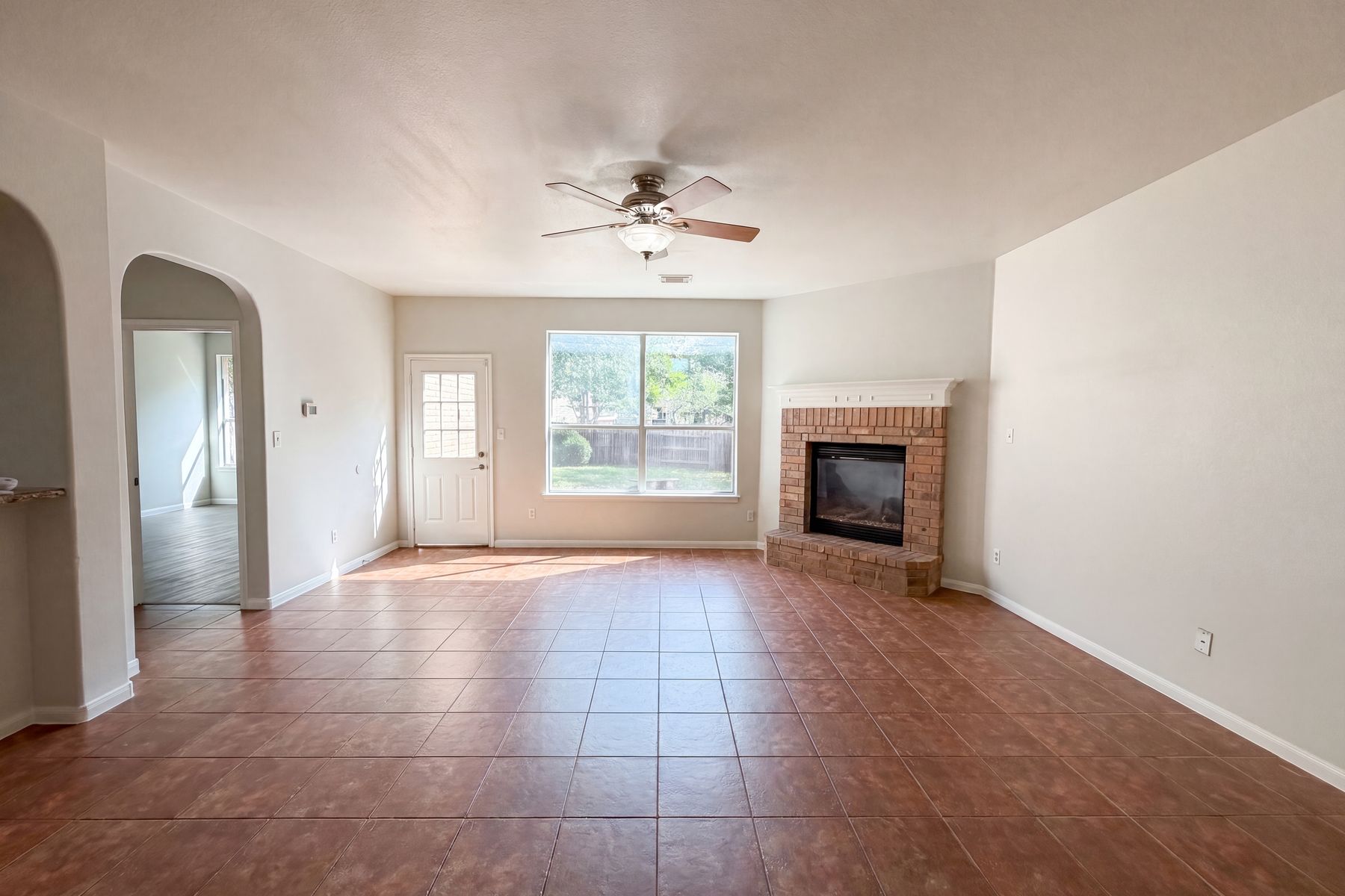 Property photo 3 of 2404 Danciger Ln