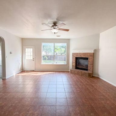 Property photo 3 of 2404 Danciger Ln