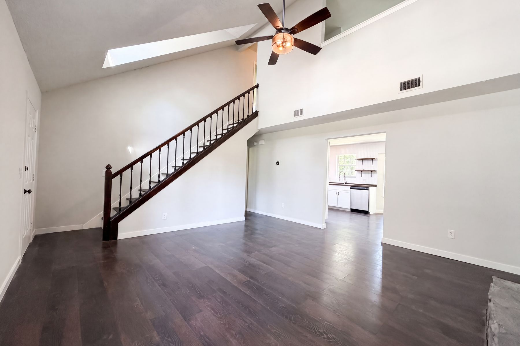 Property photo 3 of 321 Paradise Cir