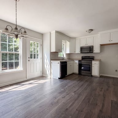 Property photo 3 of 576 Sunray Dr