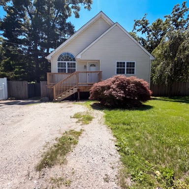 Property photo 1 of 166 Moriches Ave