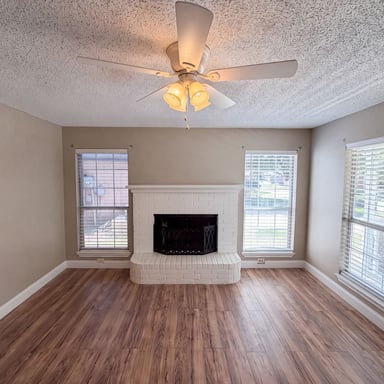 Property photo 3 of 6604 N Chesterfield Dr