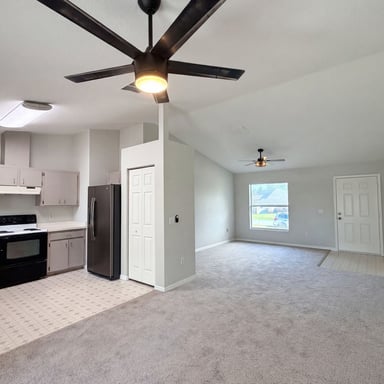 Property photo 3 of 17956 SW 25th Avenue Rd