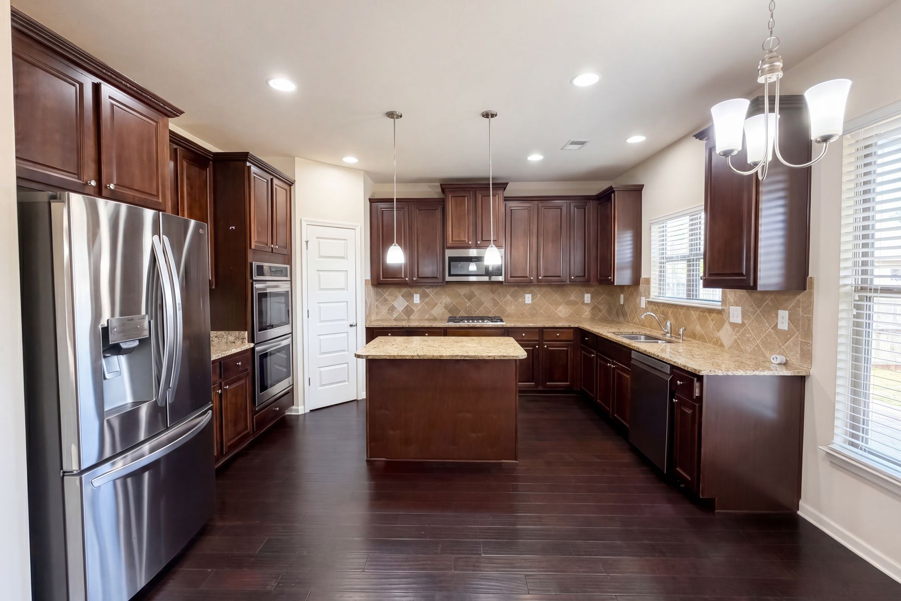 Photo 2 of 30 of 798 Kallispel Ct, Hampton, GA