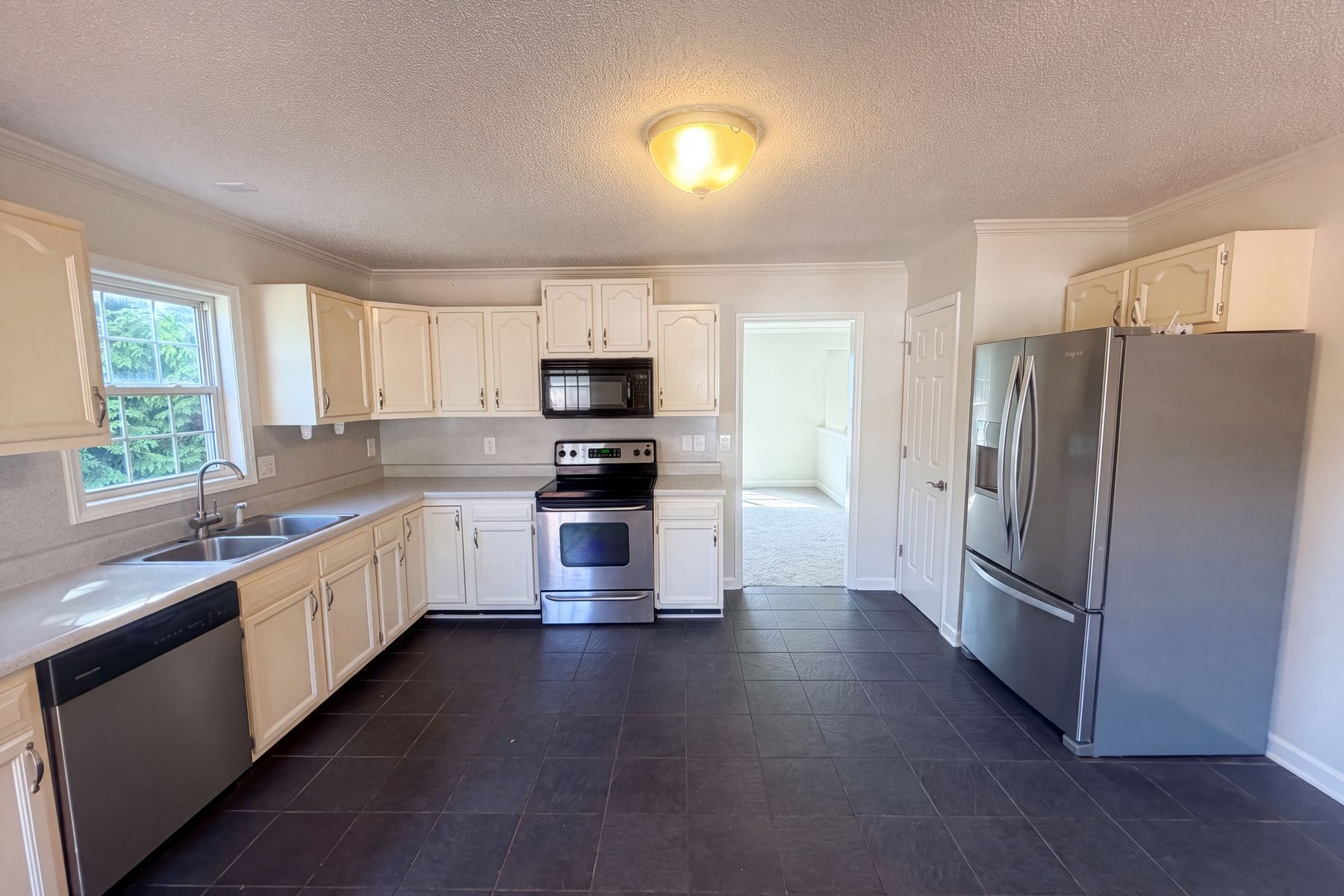 Photo 2 of 26 of 109 Briarcreek Dr, Winston Salem, NC