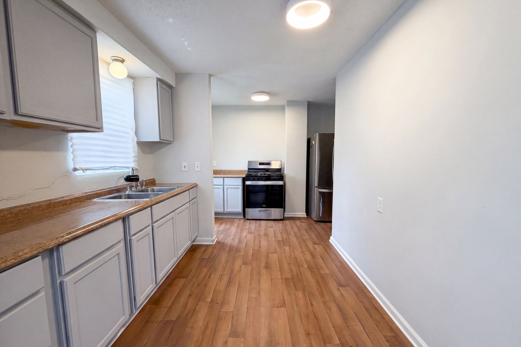 Photo 2 of 19 of 26311 Hopkins St, Inkster, MI