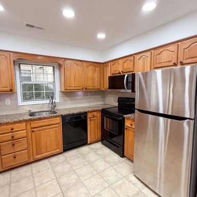 Property photo 2 of 8509 Ivoryton Way