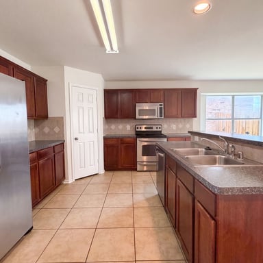Property photo 2 of 8608 Sagebrush Trl