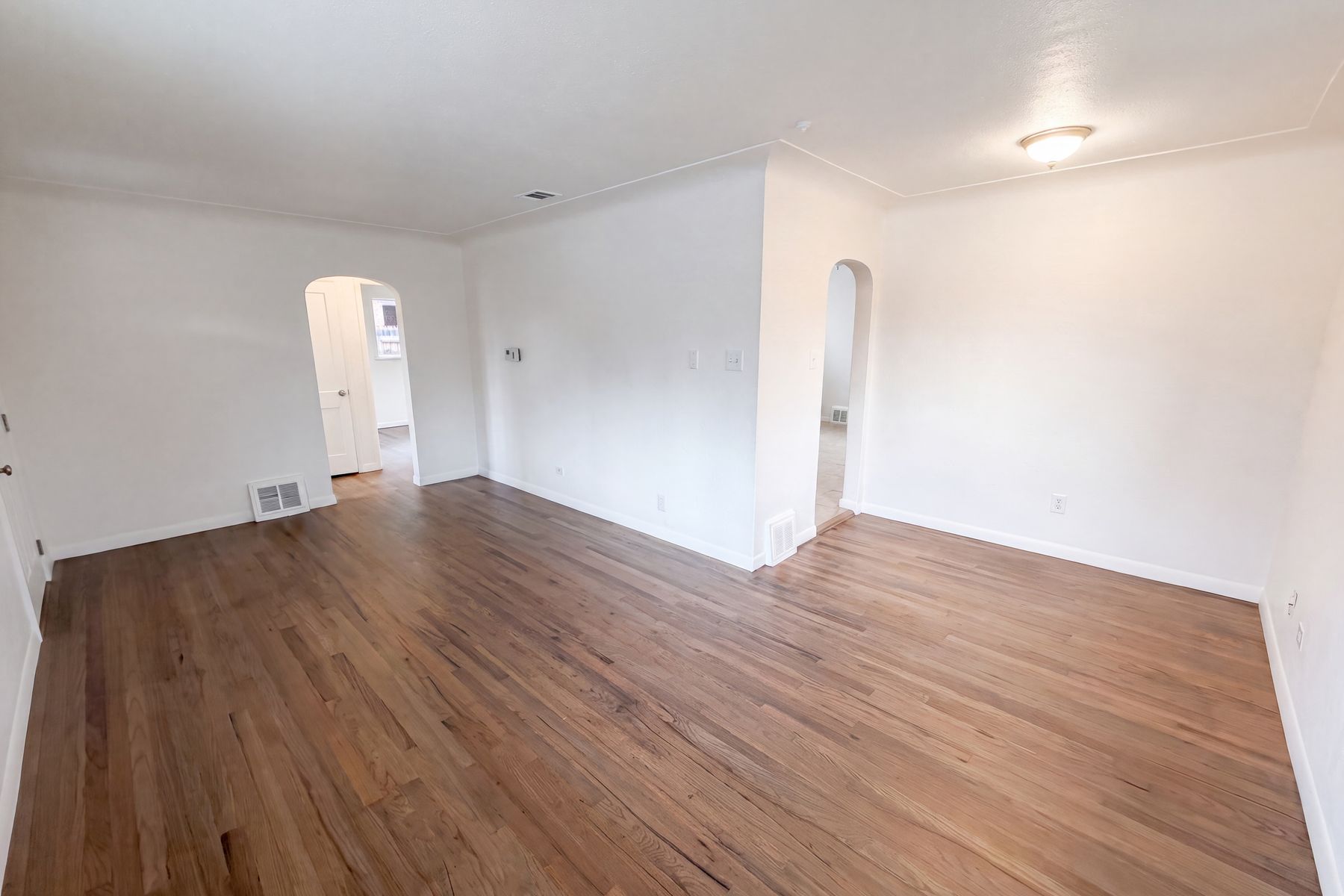Property photo 3 of 3570 Newport St