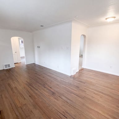 Property photo 3 of 3570 Newport St