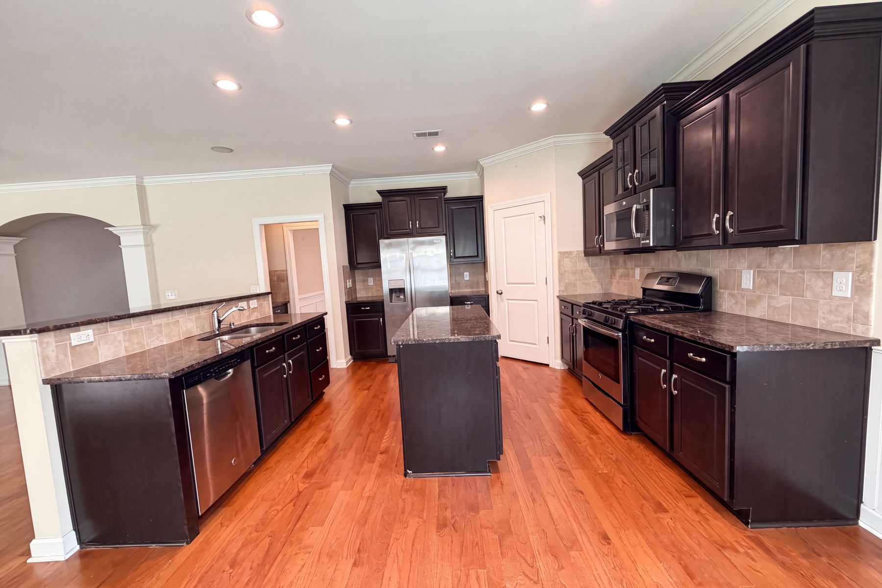 Photo 2 of 43 of 621 Gaelens Ln, Irmo, SC