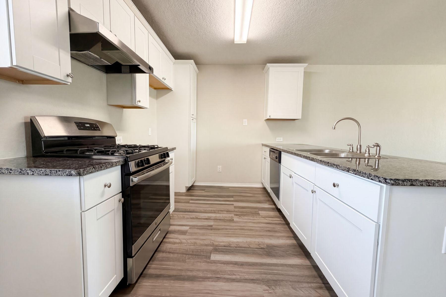 Photo 2 of 17 of 210 Expedition Way, San Antonio, TX