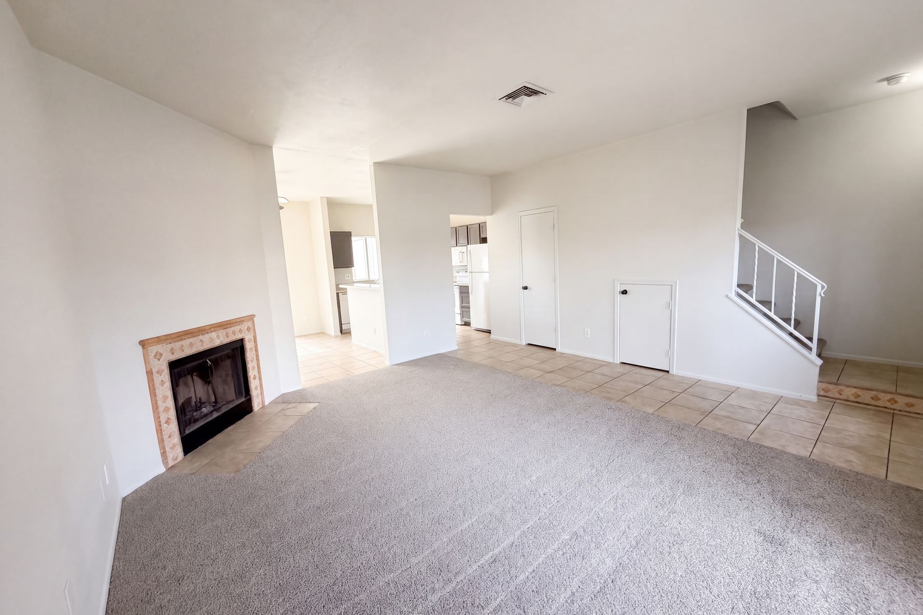 Property photo 3 of 1601 N Saba St Unit 273