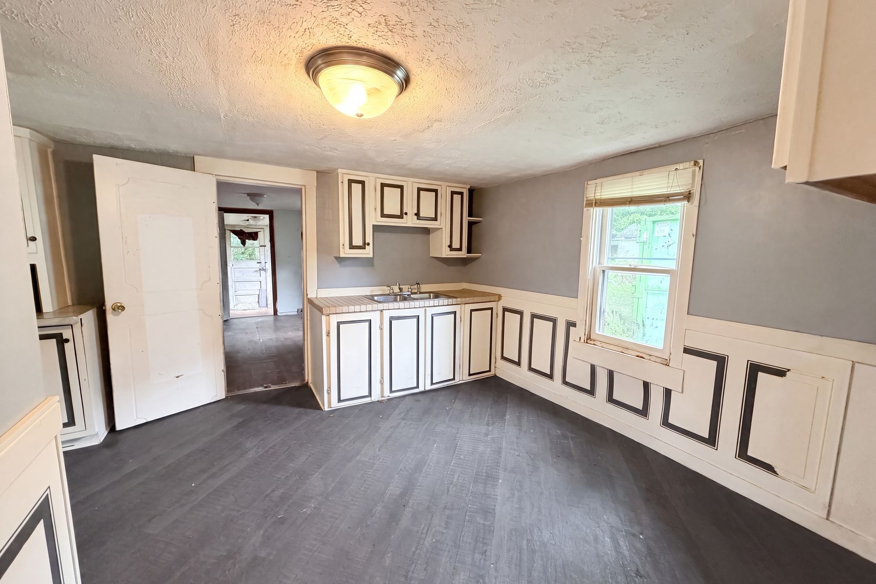 Photo 2 of 19 of 219 W Glen Ave, Batavia, OH