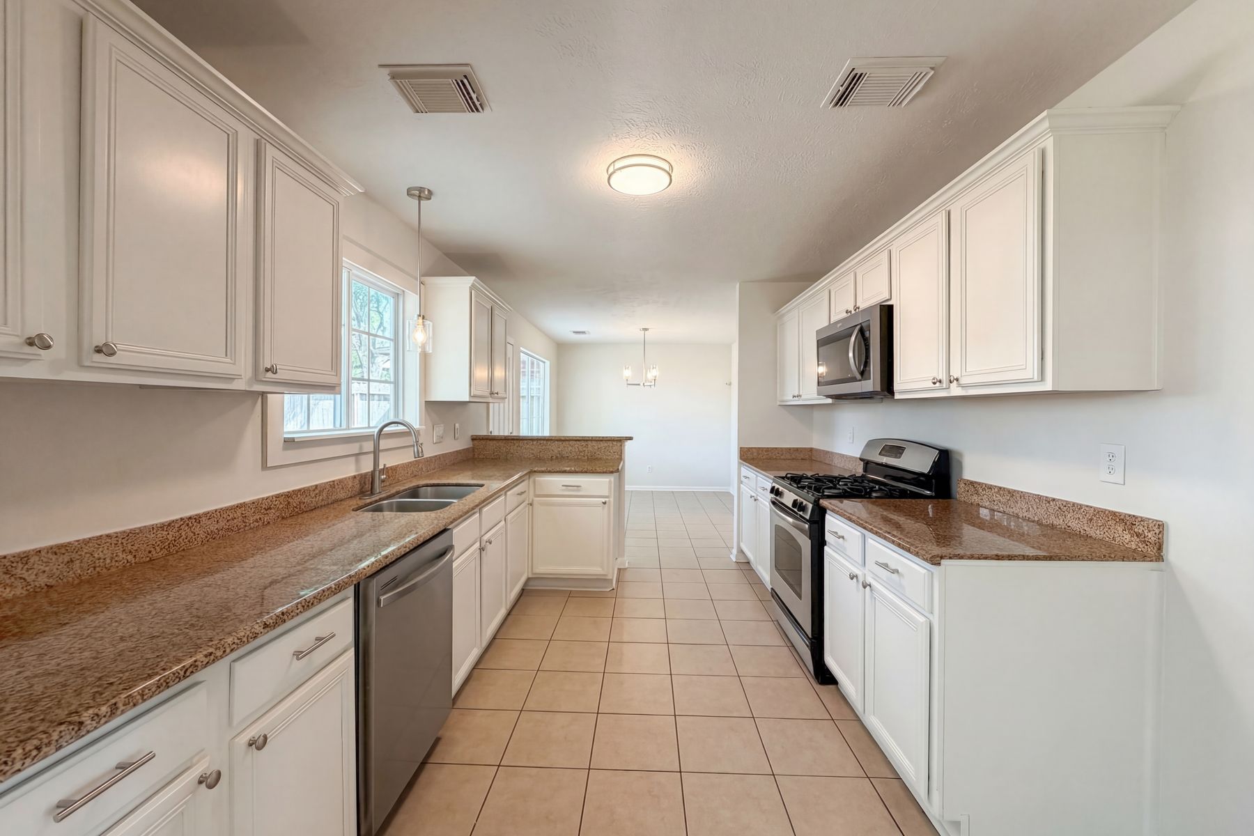 Photo 2 of 22 of 6831 Stratford Park Dr, Houston, TX