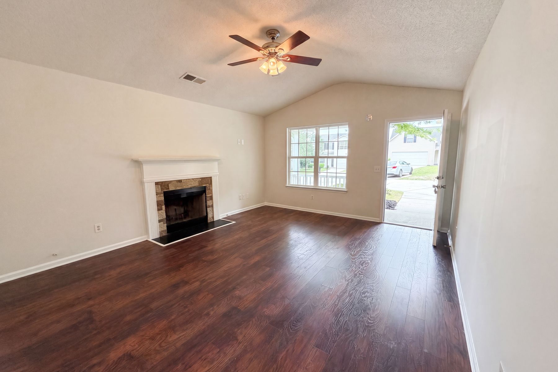 Property photo 3 of 58 Crossvine Ct