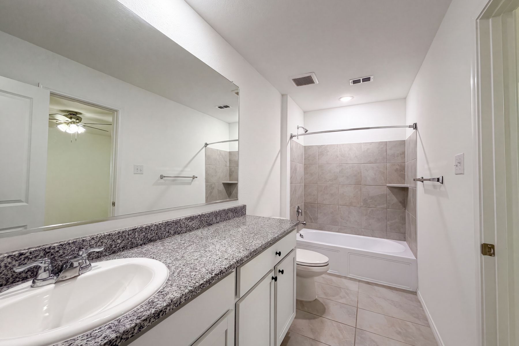 Property photo 3 of 408 Riverside Dr