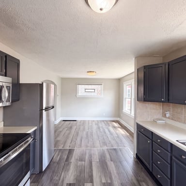 Property photo 2 of 4415 Oak Park Ave