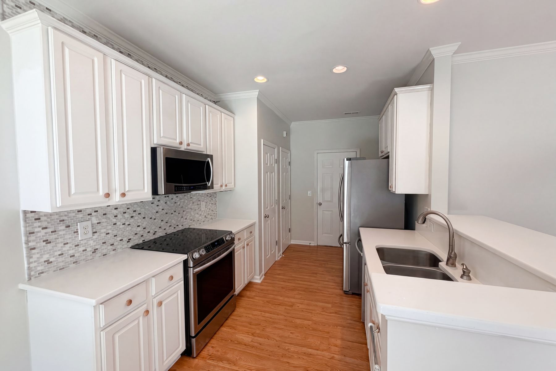 Photo 2 of 17 of 8409 Aztec Dawn Ct, Raleigh, NC