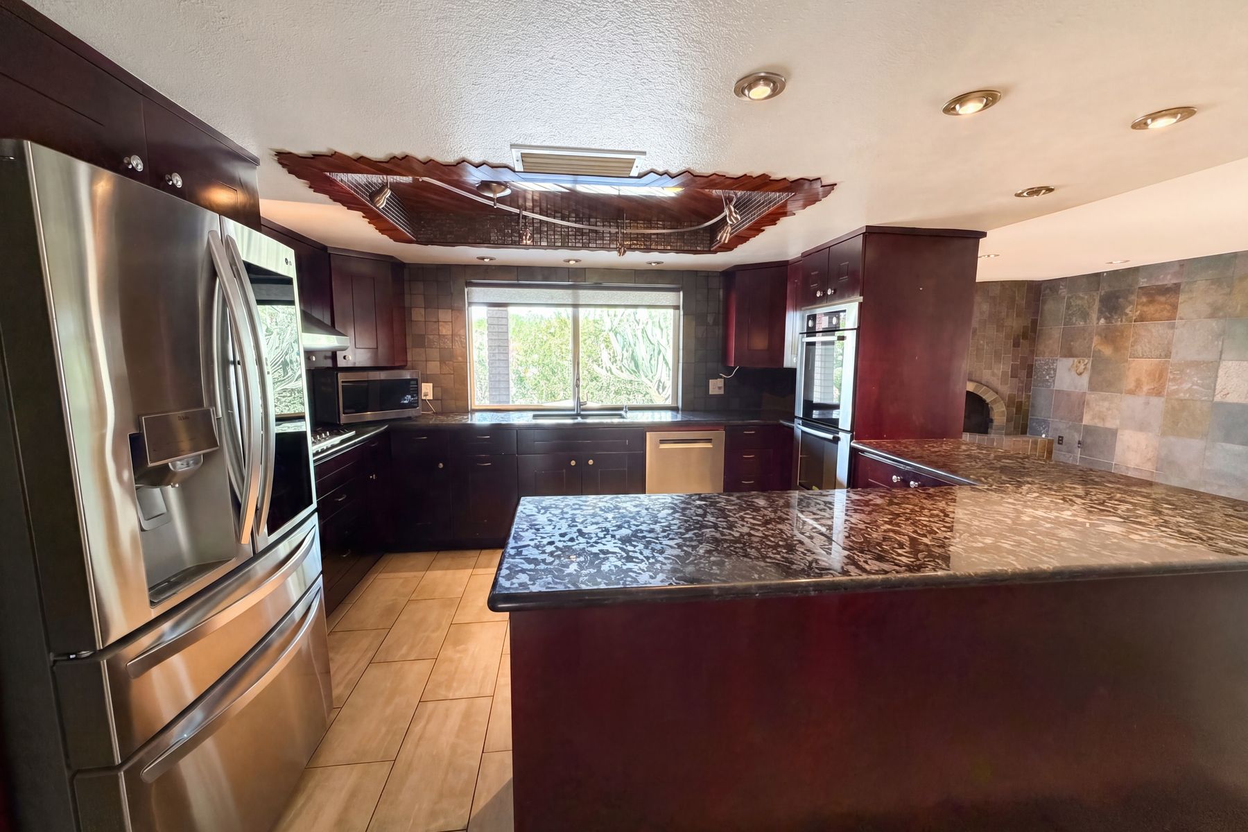 Photo 2 of 33 of 2244 E Nicolet Ave, Phoenix, AZ