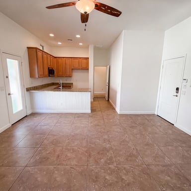 Property photo 3 of 701 E Charlevoix Ave