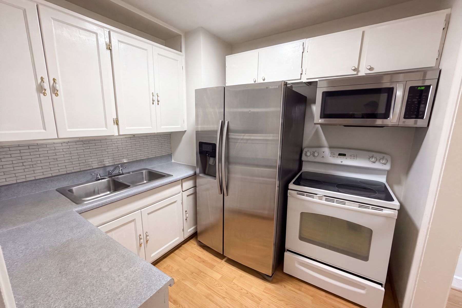 Photo 2 of 23 of 1521 Herrin Ave, Charlotte, NC