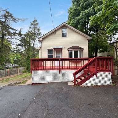 Property photo 1 of 20 Alpine Rd