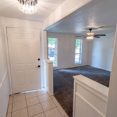 Property photo 3 of 1513 N Bradley Ave