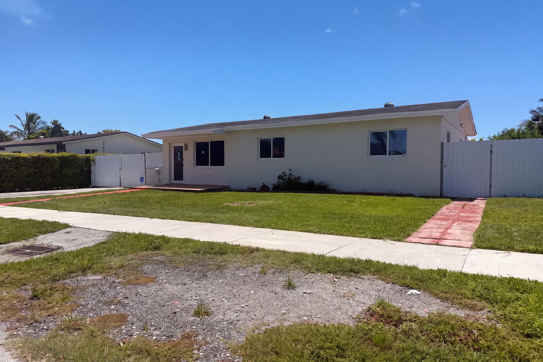 Photo 2 of 22 of 6200 SW 109th Ave, Miami, FL