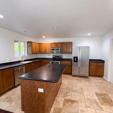 Property photo 2 of 866 S 1580 W