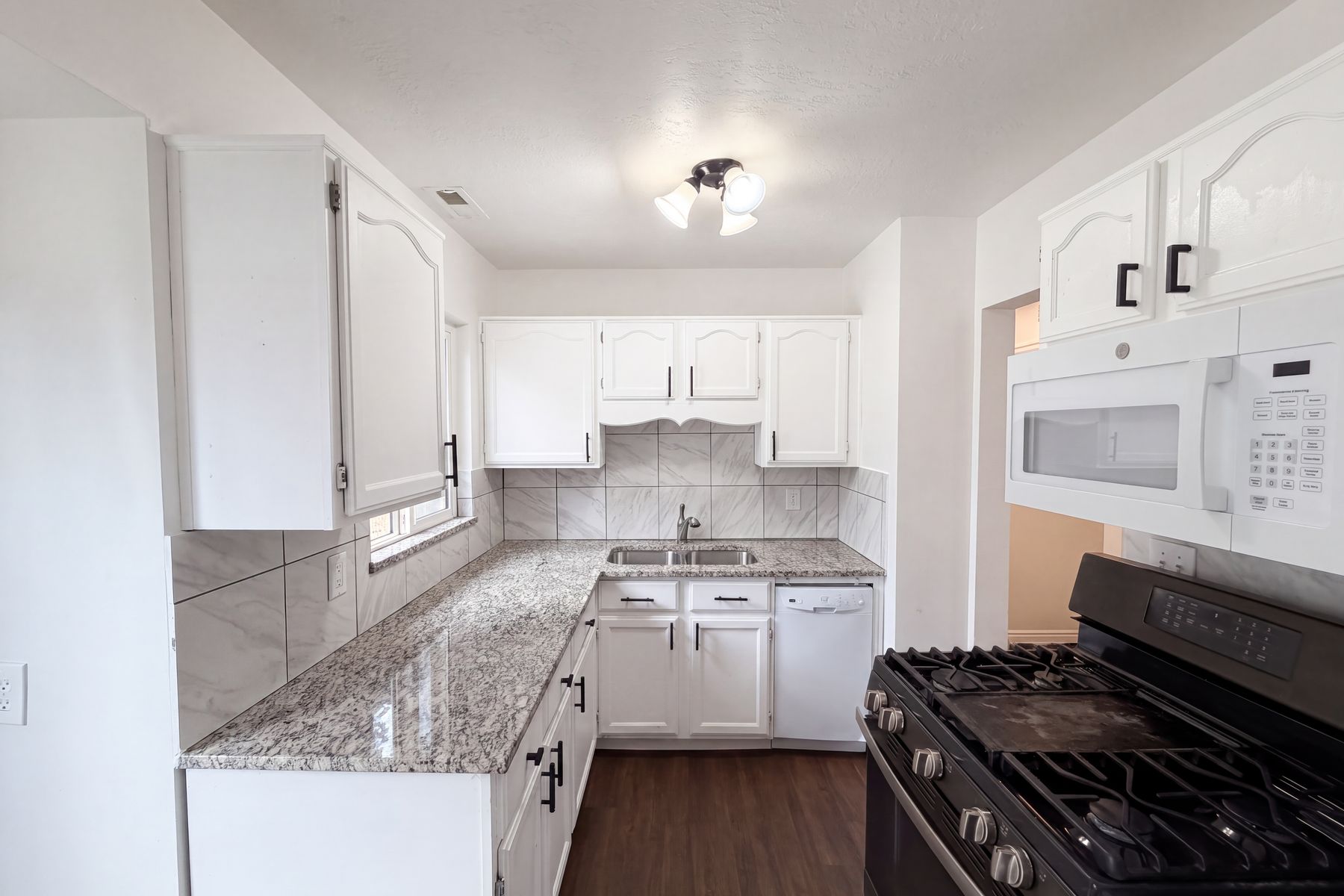 Photo 2 of 23 of 116 Ross Dr, Clearfield, UT