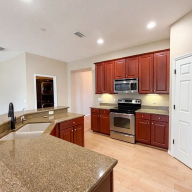 Property photo 2 of 5605 Windsong Oak Dr