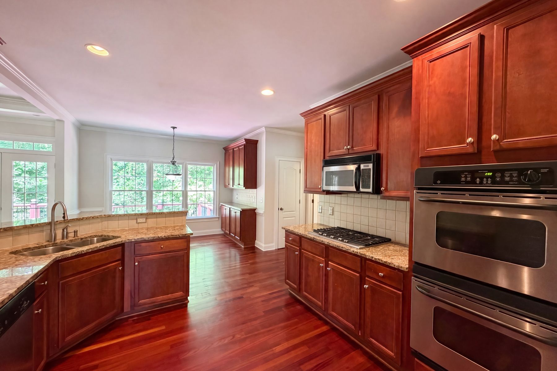 Photo 2 of 23 of 861 Windsor Creek Dr, Grayson, GA