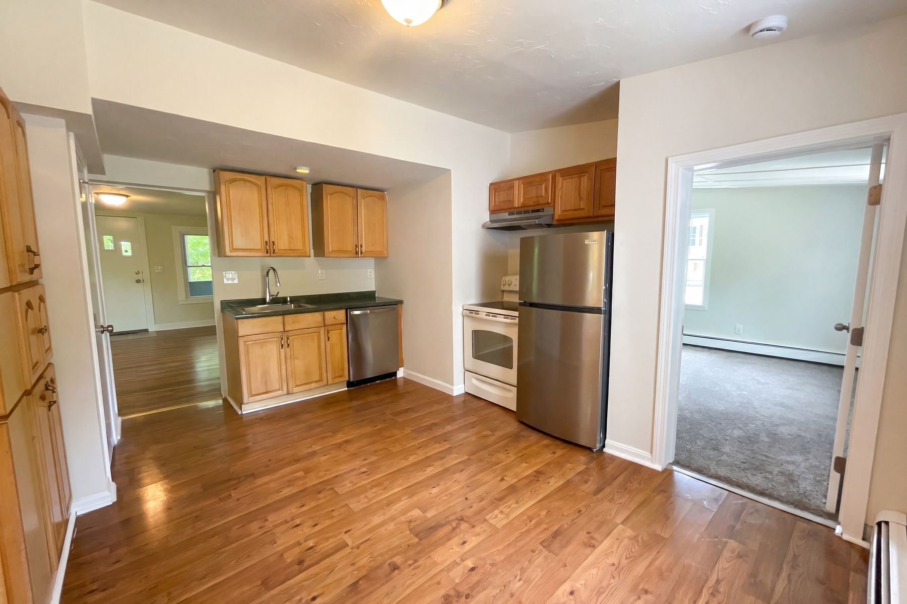Photo 2 of 22 of 361 Tremont St, Taunton, MA
