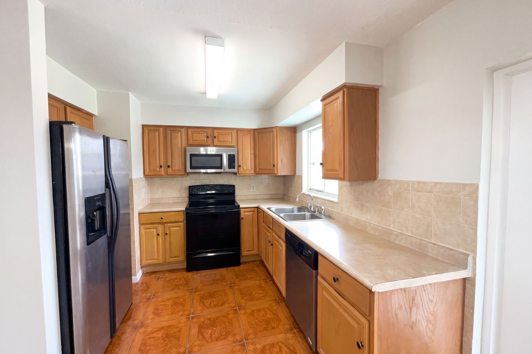 Photo 2 of 27 of 4805 Beacon St, Orlando, FL