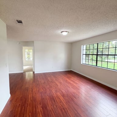 Property photo 3 of 3143 Boxelder St