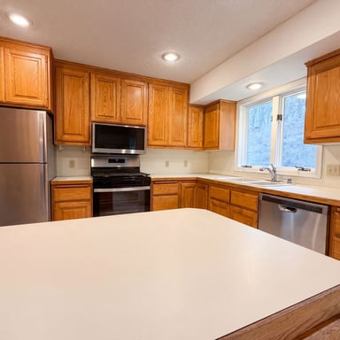 Property photo 2 of 6475 Grand View Dr