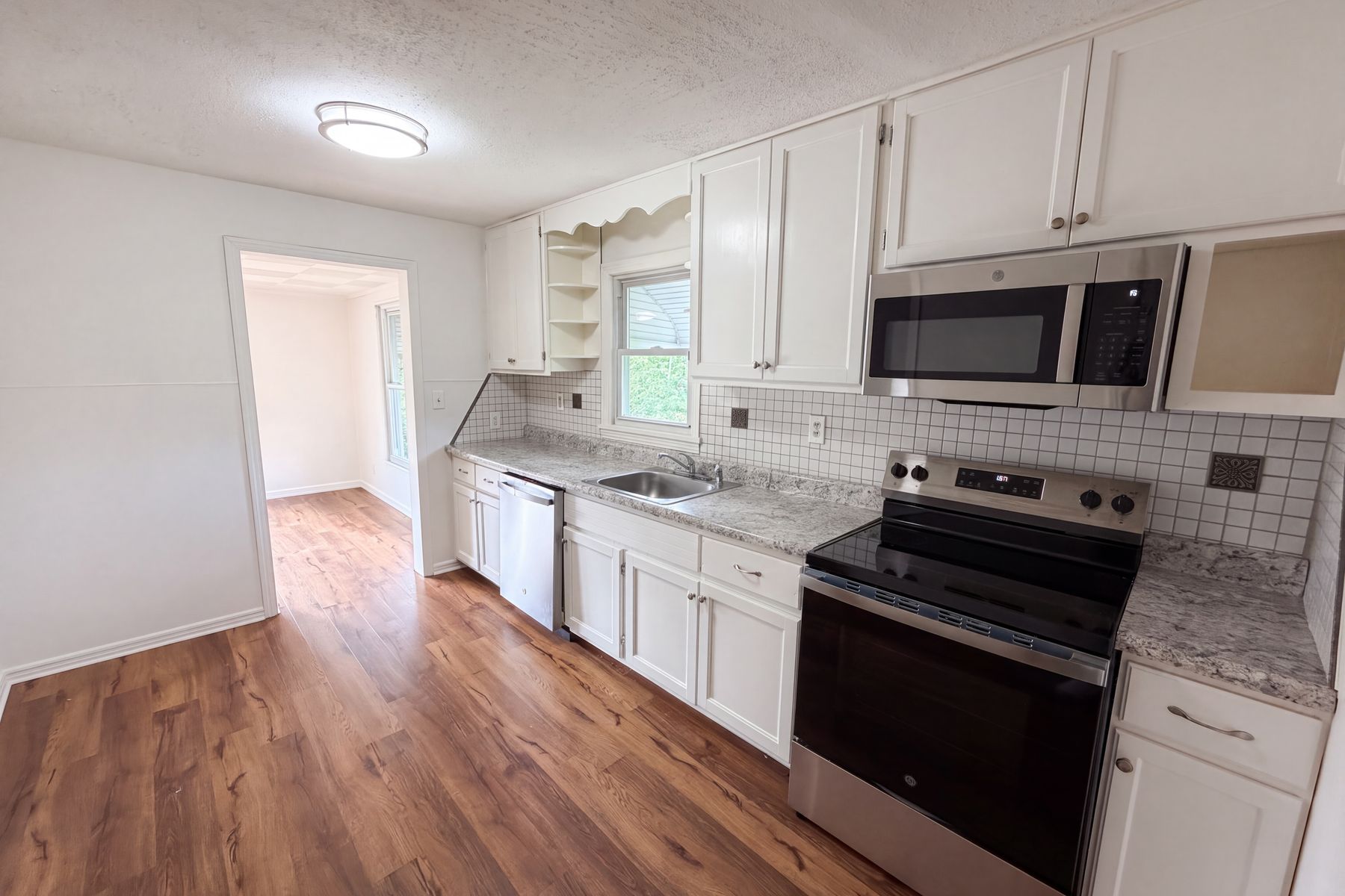 Photo 2 of 20 of 612 Victor Dr, Knoxville, TN