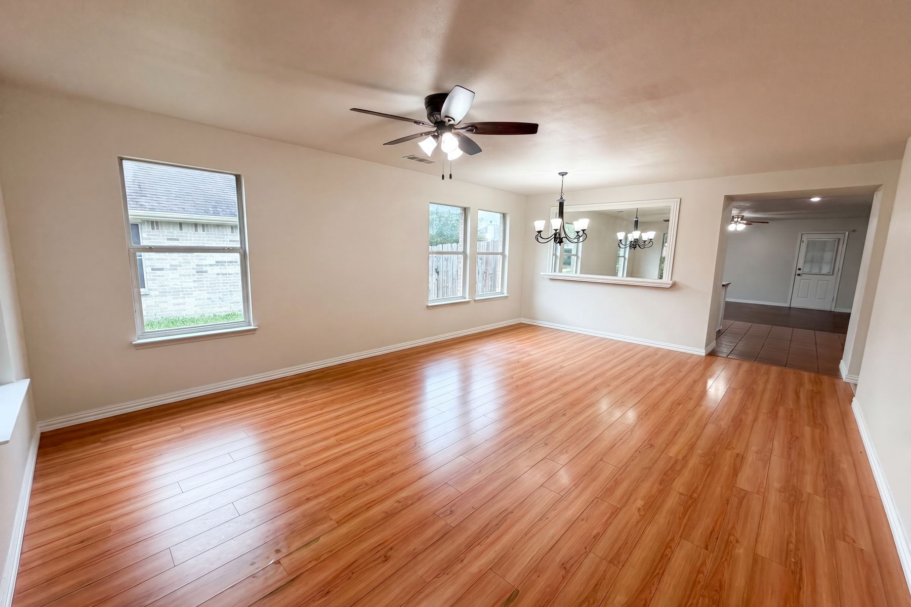 Property photo 3 of 111 Forest Park Ln