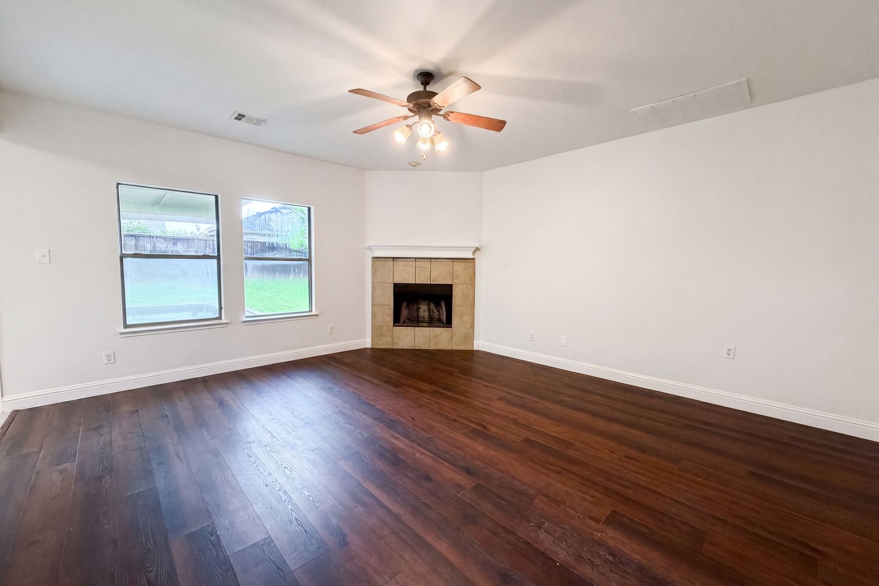 Property photo 3 of 2014 Tanur Cascade Dr