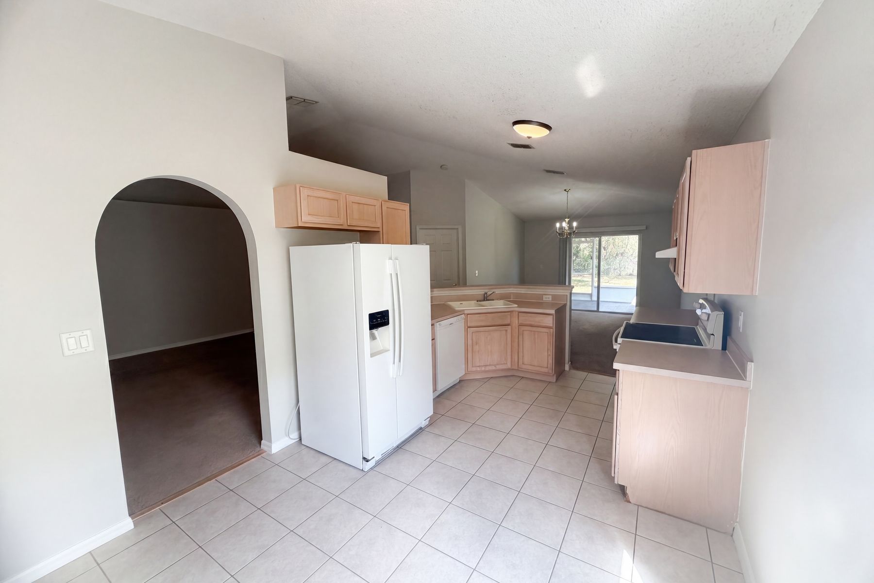 Photo 2 of 28 of 262 SW Panther Trce, Port Saint Lucie, FL