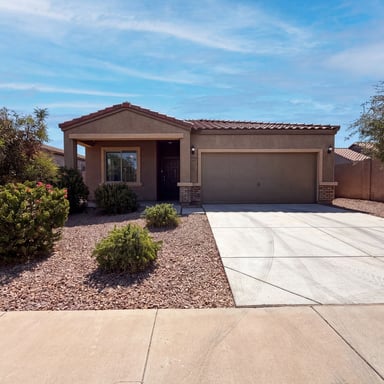 Property photo 1 of 19539 N Rose Ct
