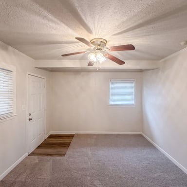 Property photo 3 of 608 E Morehead St