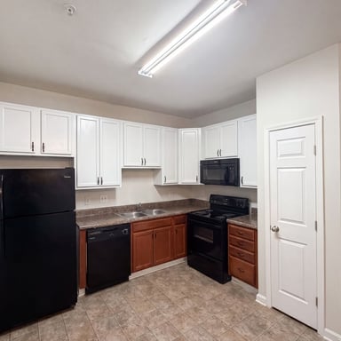 Property photo 2 of 321 Gilman Ln Unit 109