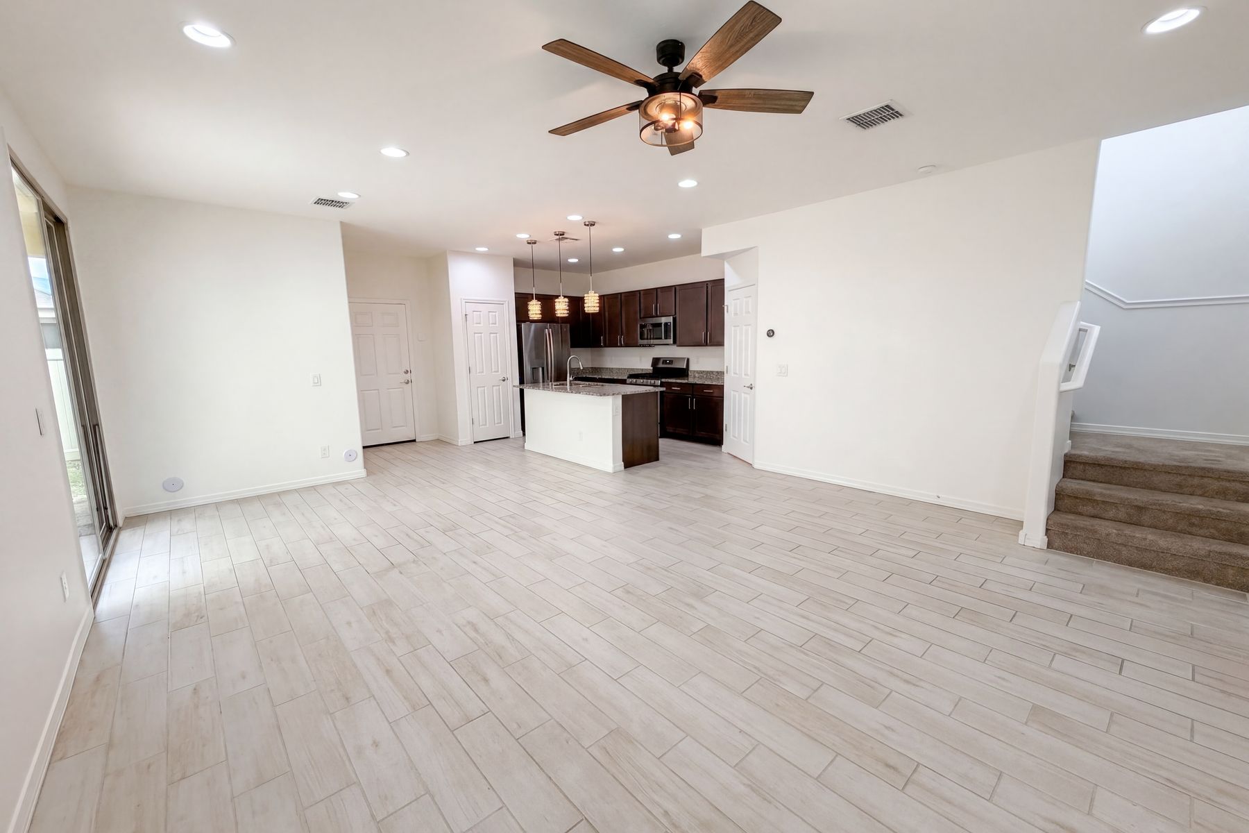 Property photo 3 of 5728 W Raymond St