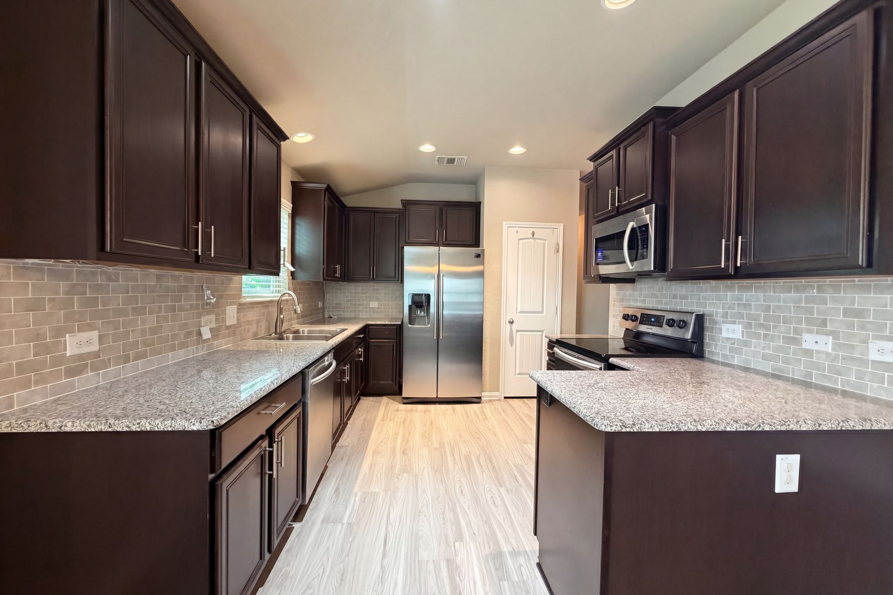 Photo 2 of 16 of 789 Wolfeton Way, New Braunfels, TX